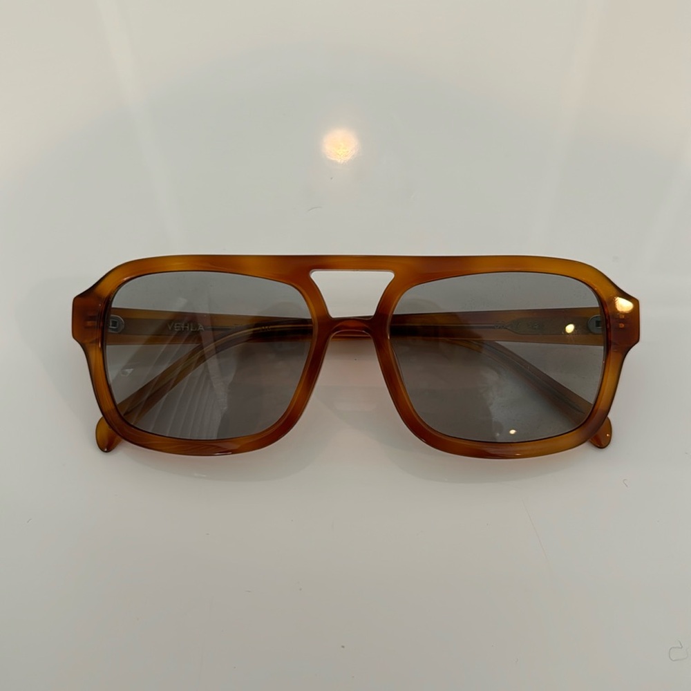 Vehla Dixie Sunglasses in color Honey